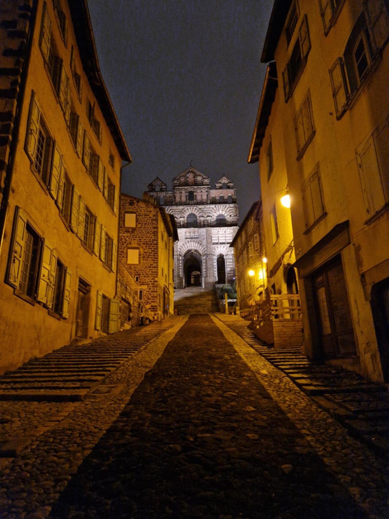 Gite Des Tables - Cathedrale, Coeur Historique, Vue Le Puy-en-Velay 外观 照片